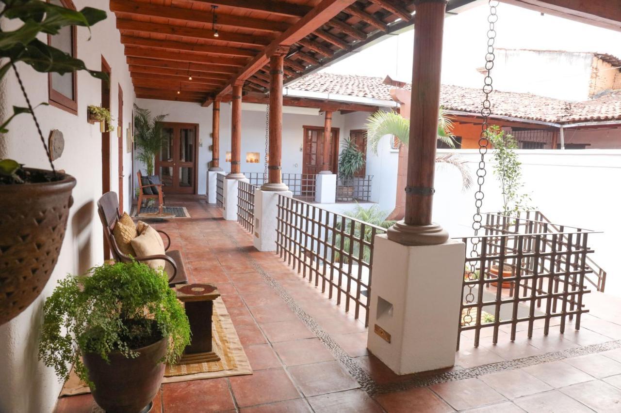 La Dorada Town View Hotel Valle de Bravo Exterior photo