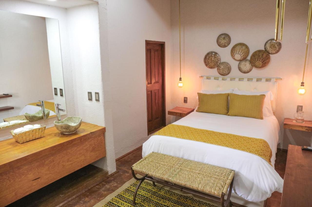 La Dorada Town View Hotel Valle de Bravo Exterior photo
