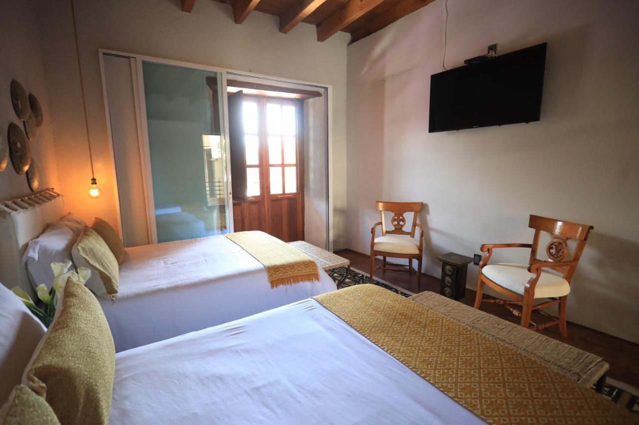 La Dorada Town View Hotel Valle de Bravo Exterior photo
